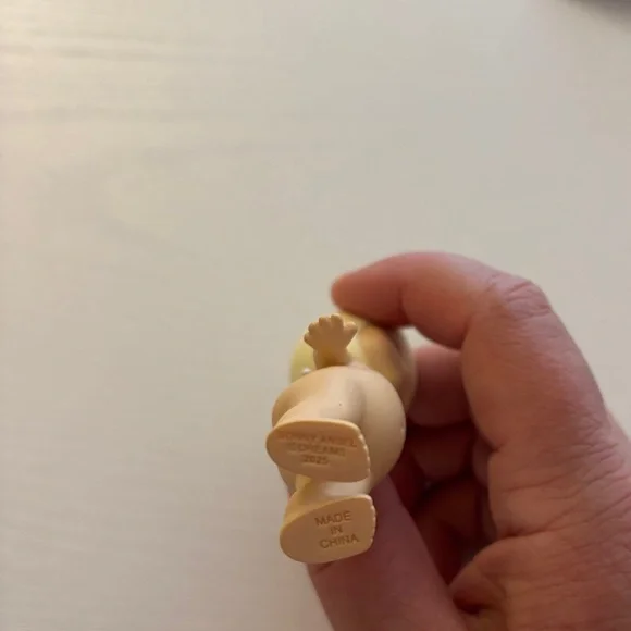 Sonny Angel Collectible Doll with Cream 'Sugar' Cap - Picture 4 of 4